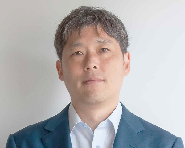 中井 友昭 氏